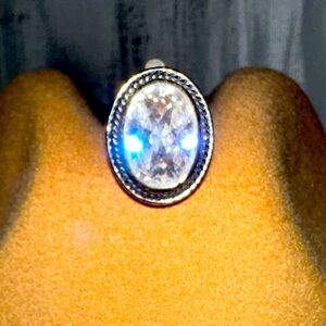 GUC Costume Quartz Ring